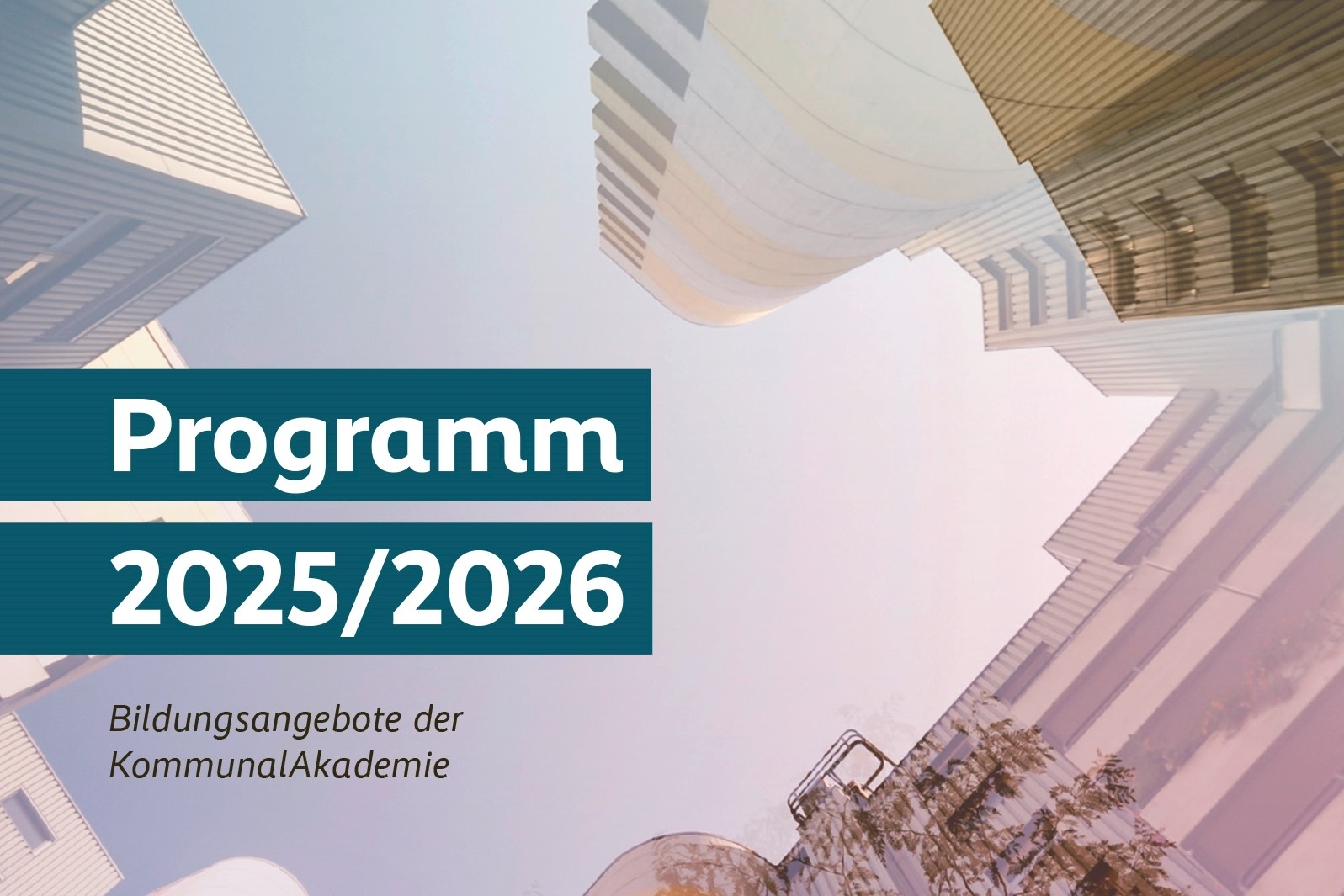 Schriftzug Programm 2025/2026 Bildungsangebote der KommunalAkademie