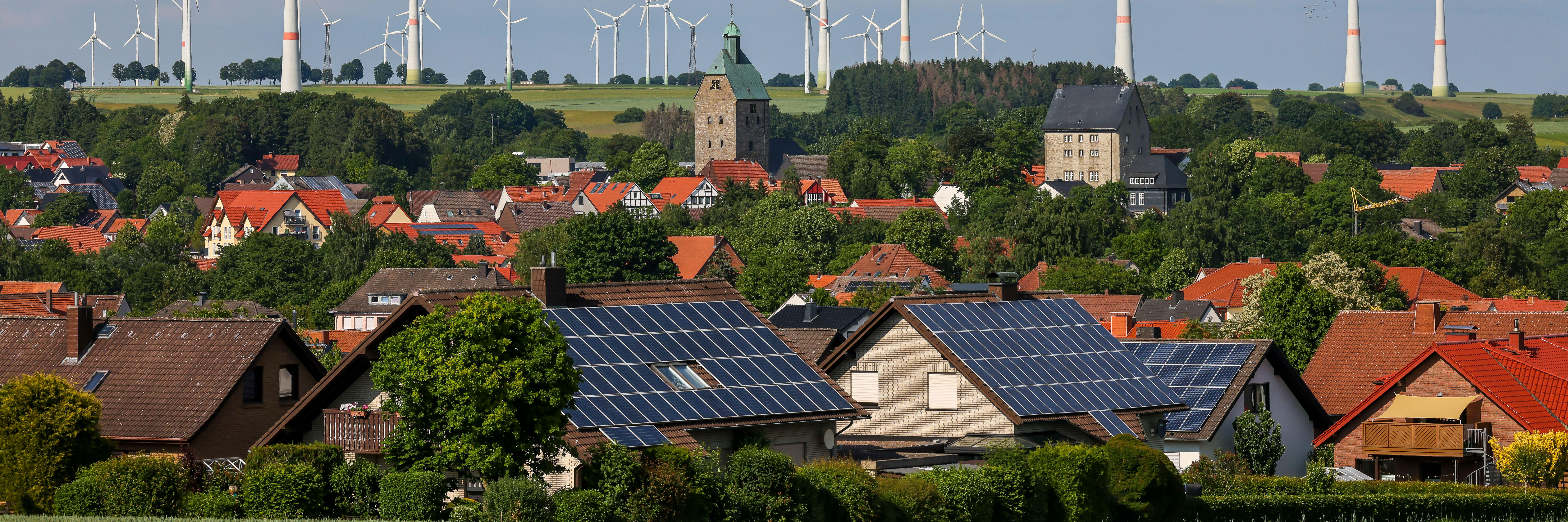 Häuser und Windmühlen