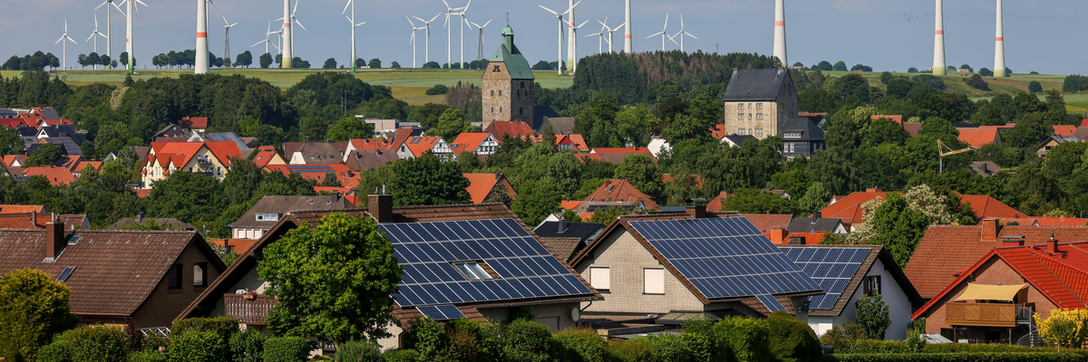 Häuser und Windmühlen